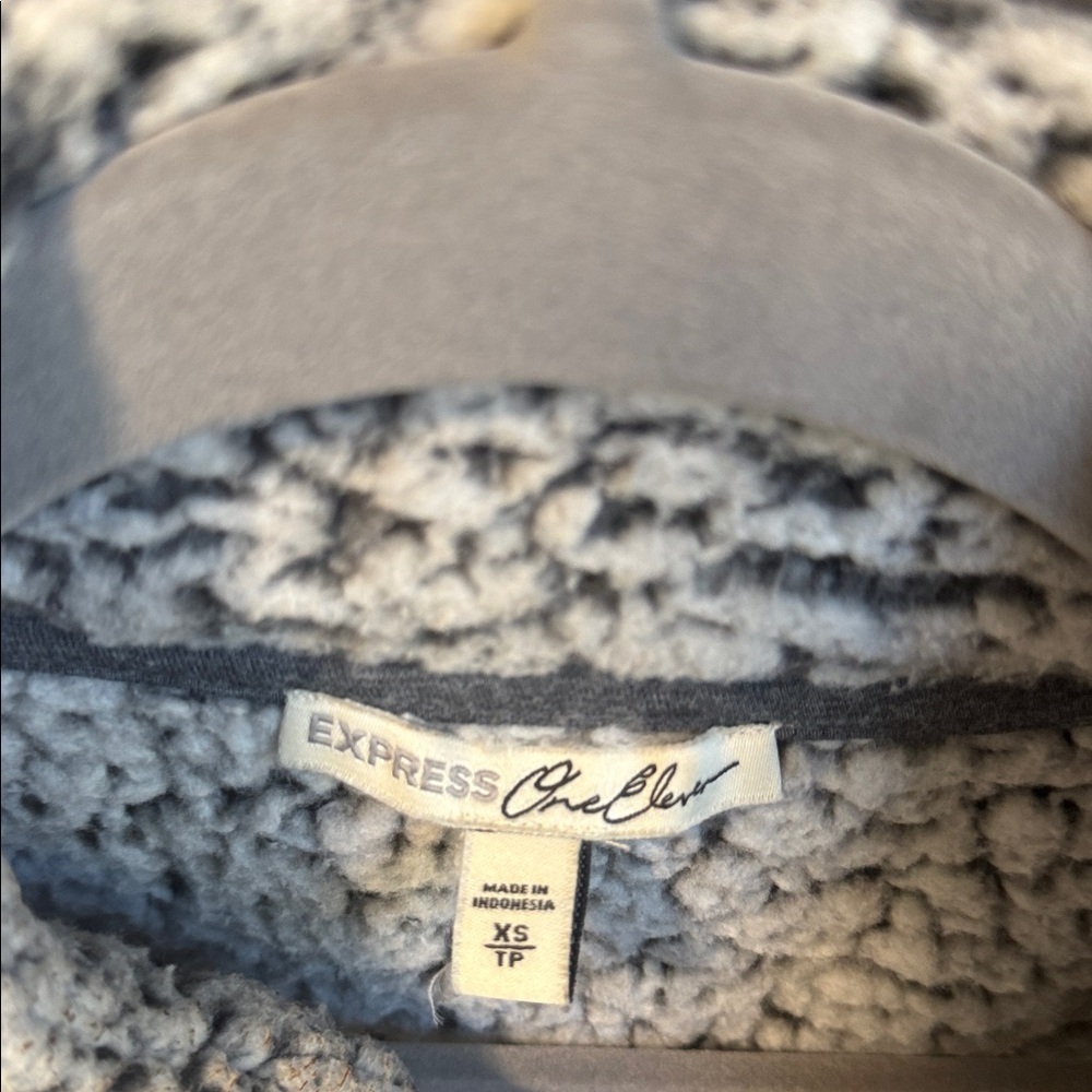 Express Black and White sherpa Jacket - Picture 2 of 5